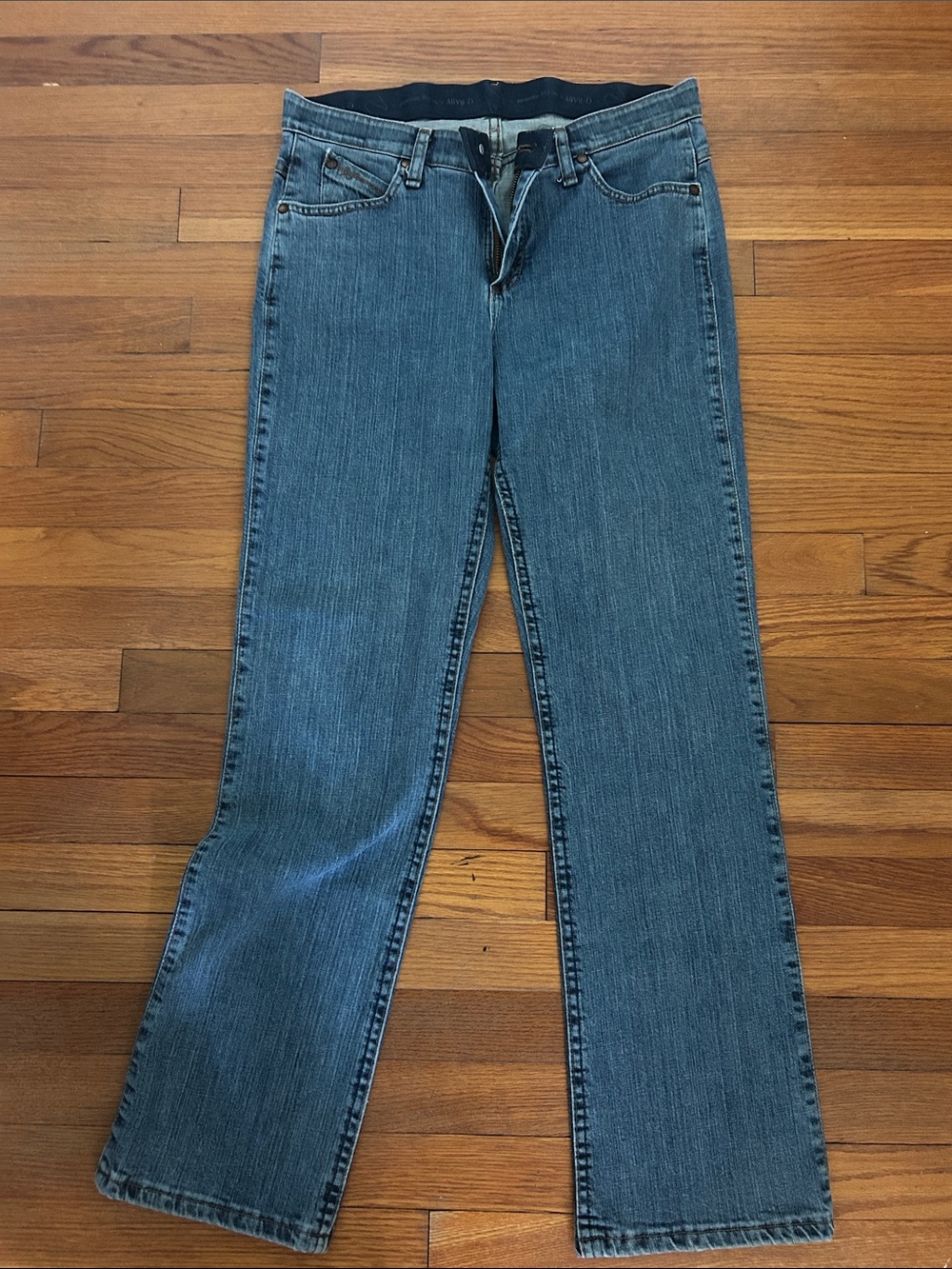 Wranglers Q baby, Classic Women's Blue Denim Jeans